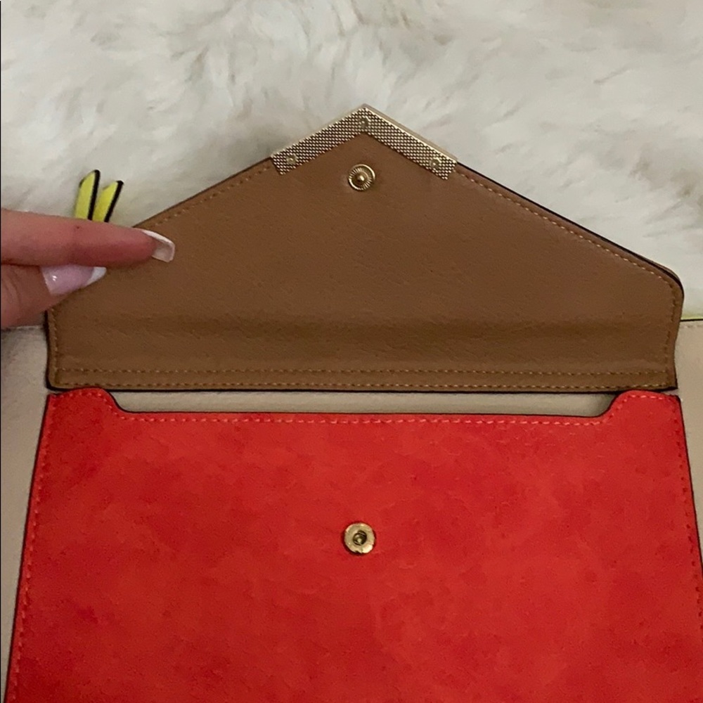 Call it spring wristlet - Picture 2 of 4